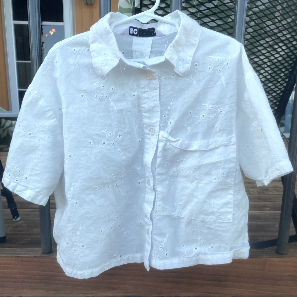 Brand SO cropped blouse size extra small.